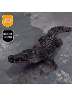 Vintage RARE Unmarked Realistic Crocodile Alligator Figure 6.5 Inches Long.